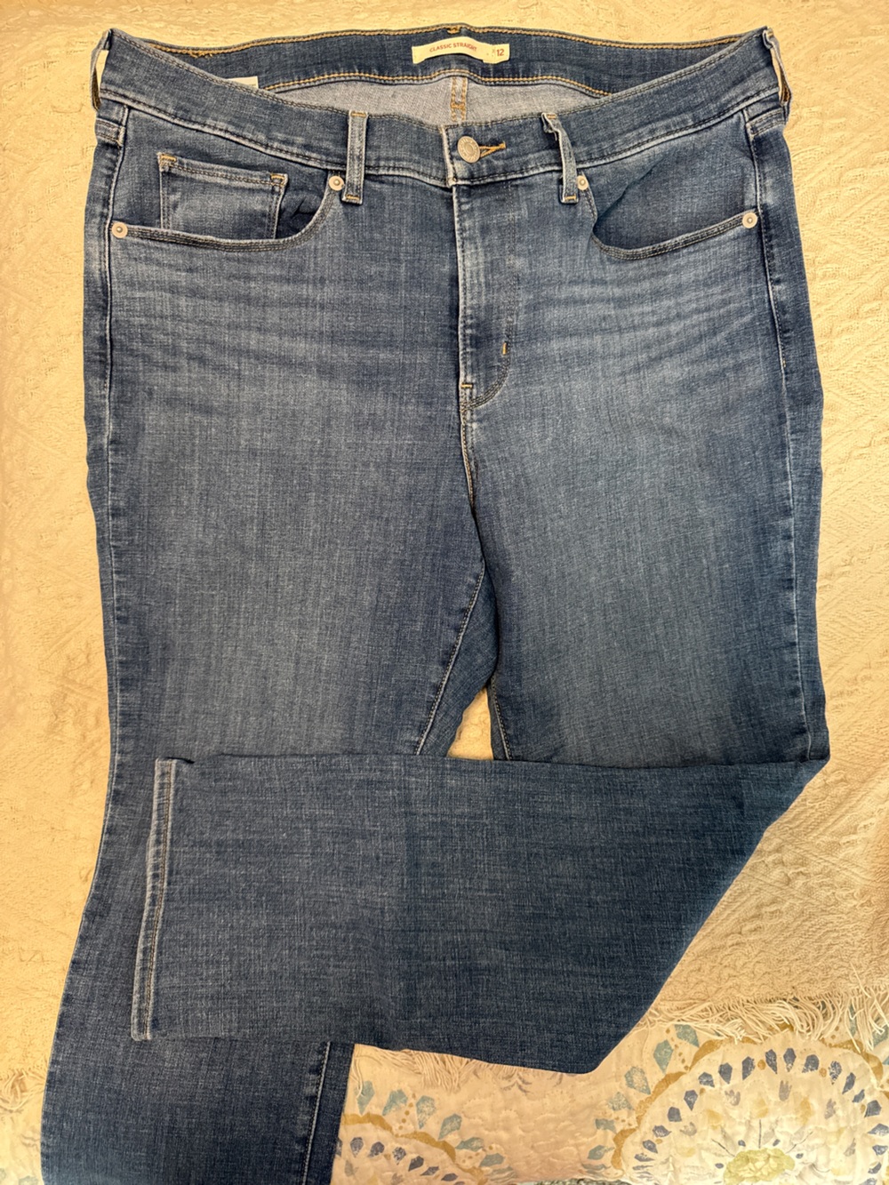 Women’s Levi’s Straight Leg Jeans